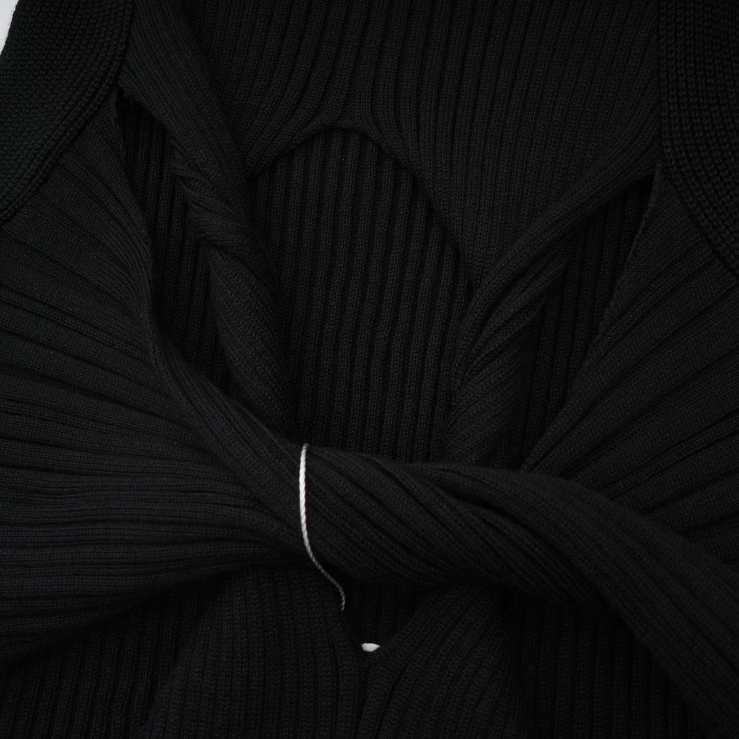 Émilie twistdetail highneck top
