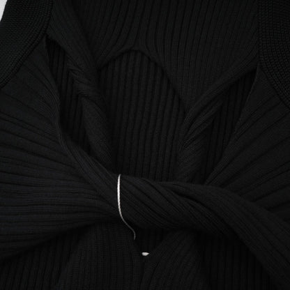 Émilie twistdetail highneck top