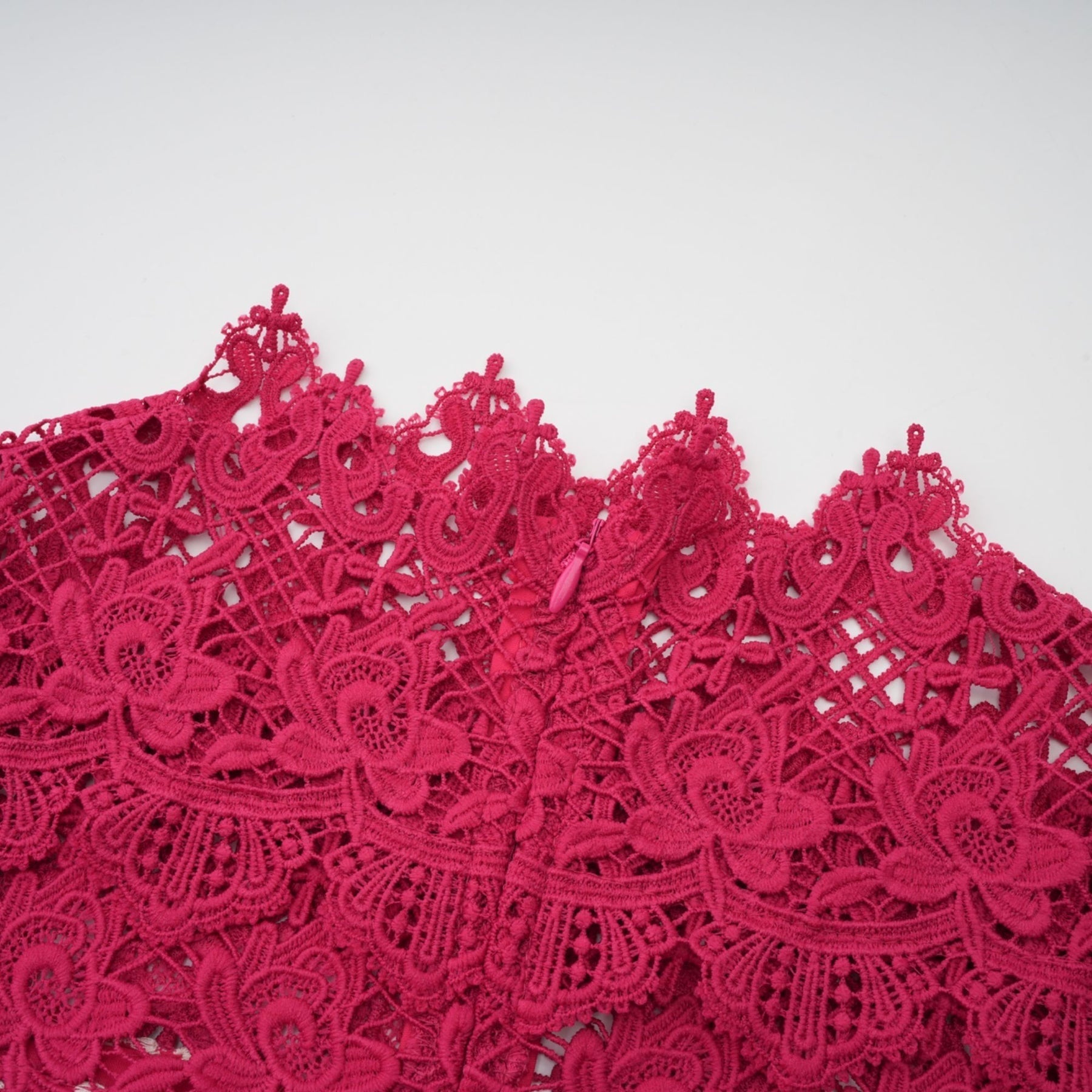 Chantal red scalloppattern lacepanel maxi dress