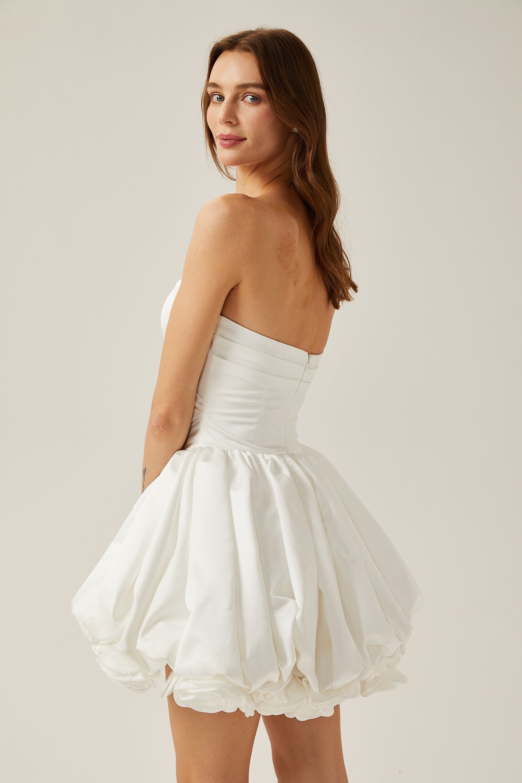 Émilie layereddesign petaldetail mini dress
