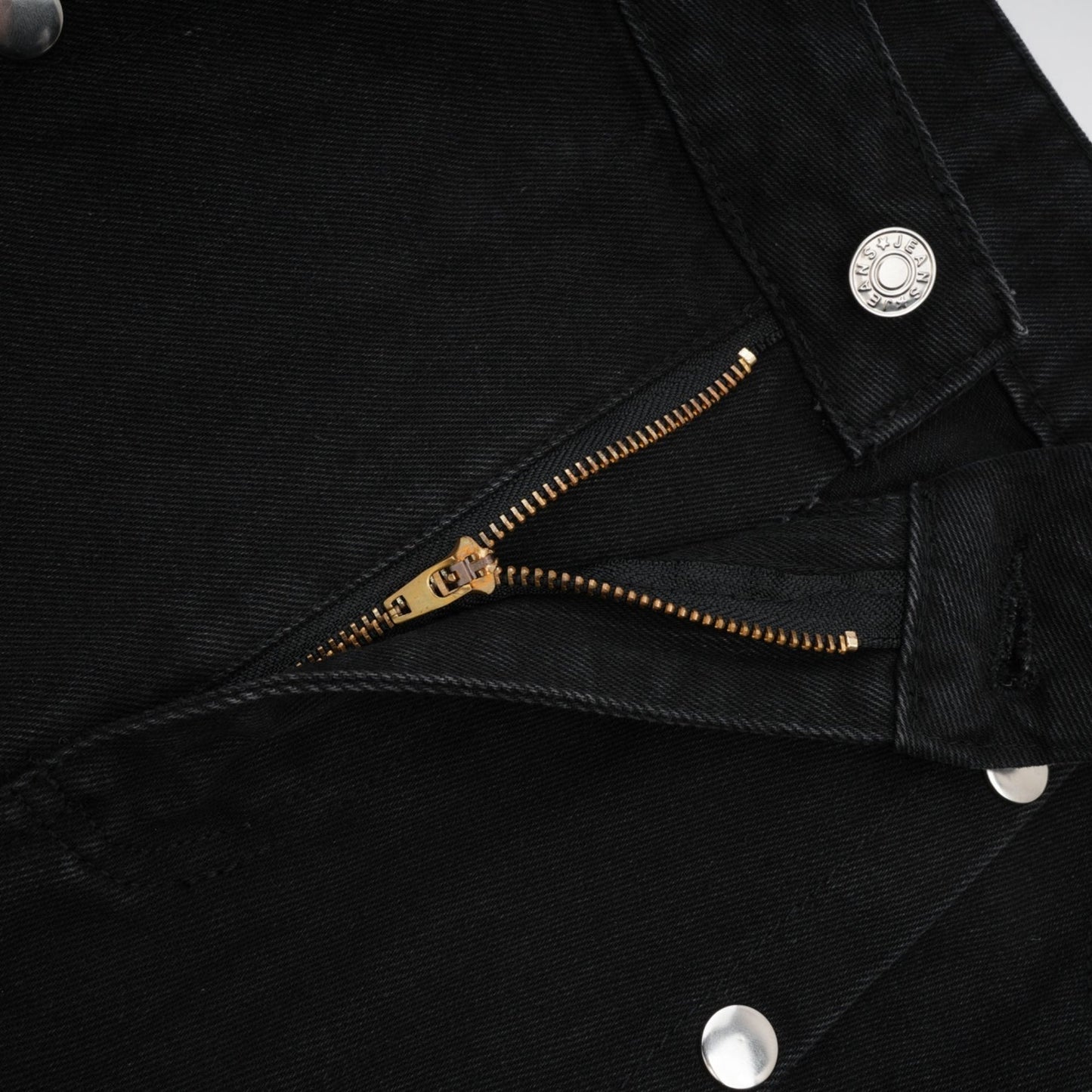 Janelle buttoned straightleg jeans