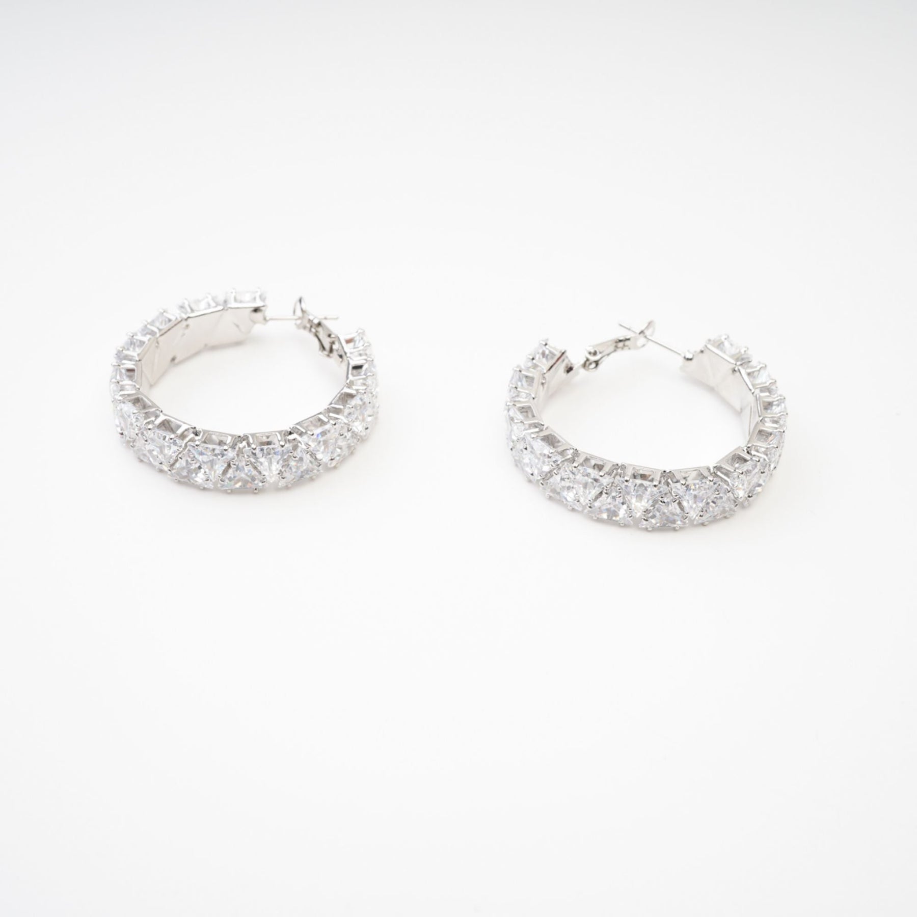 Léa crystalembellished circle earrings