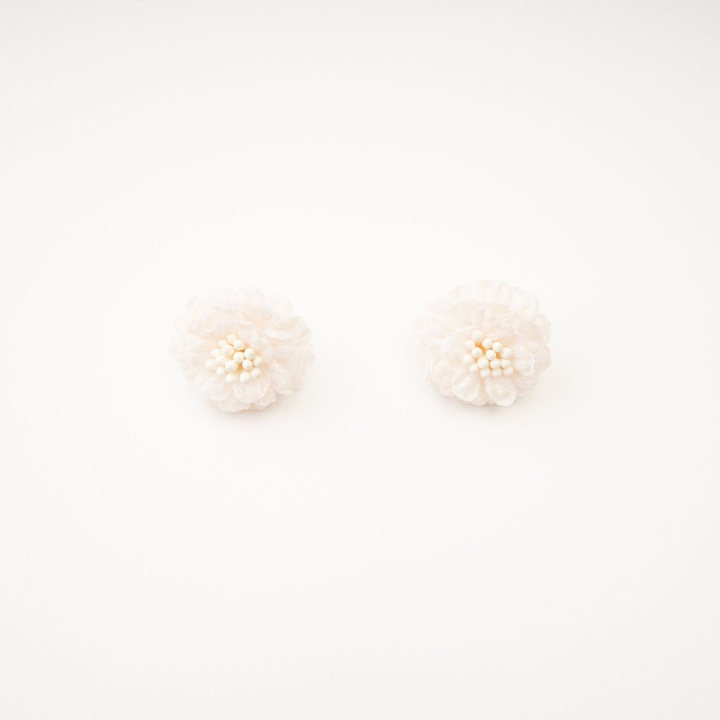 Juana floralmotif earrings