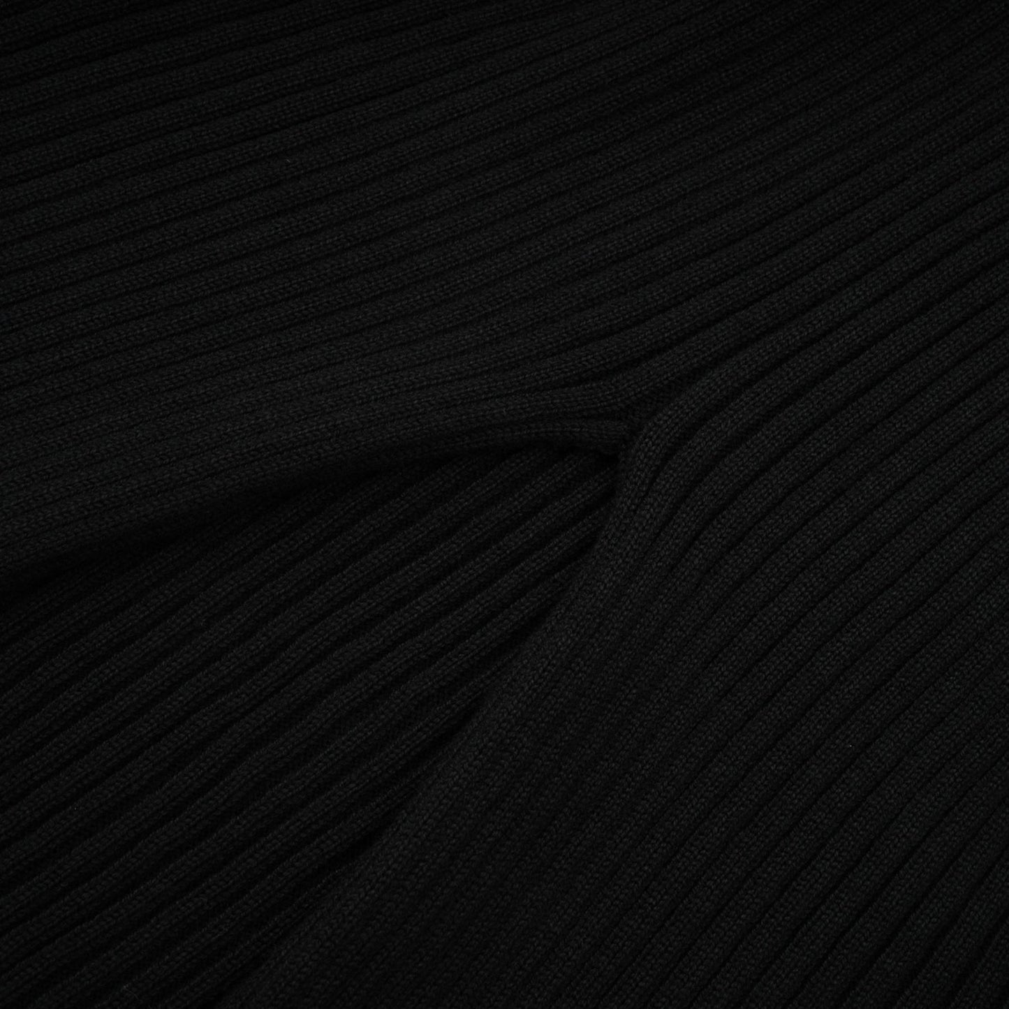 Émilie twistdetail highneck top