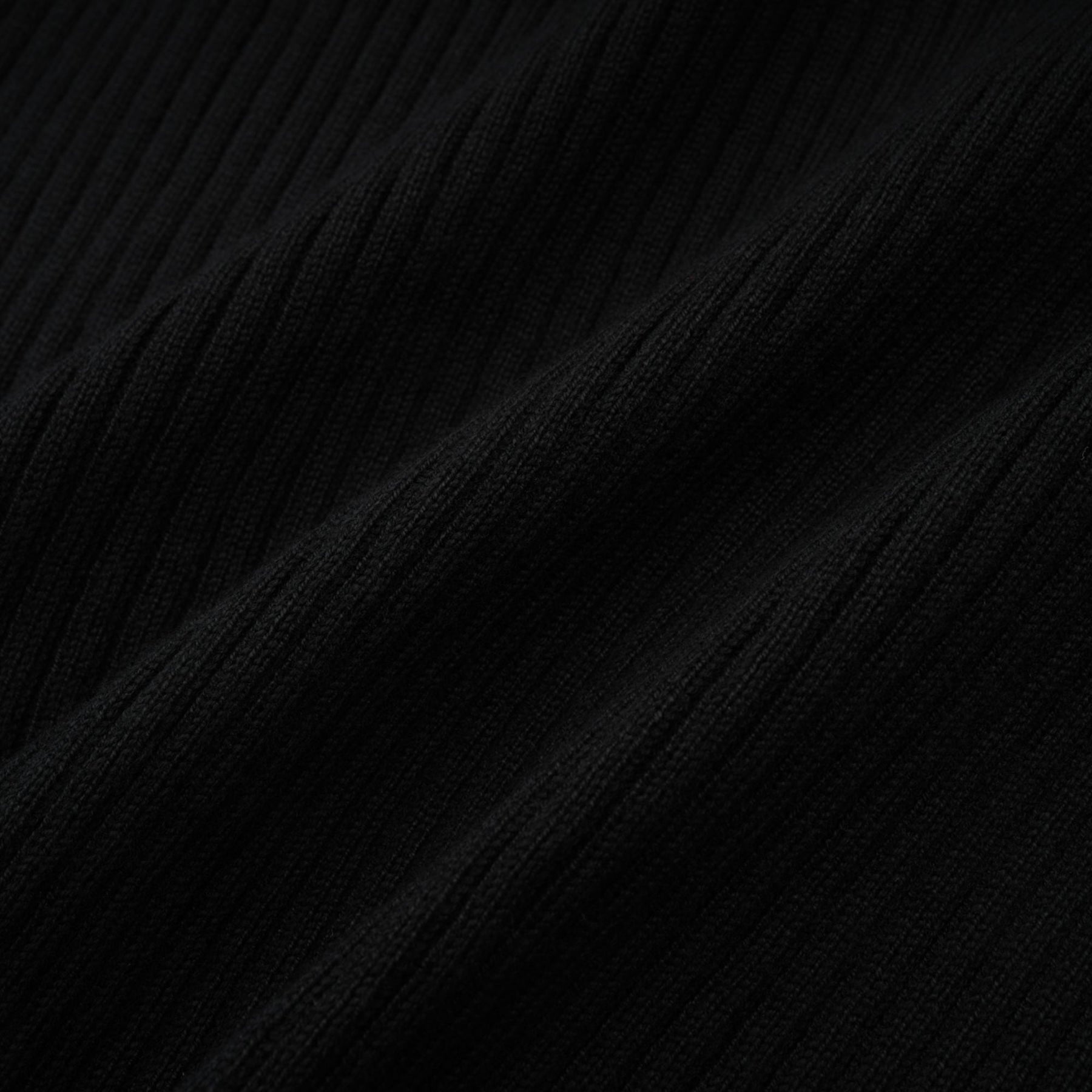 Émilie twistdetail highneck top