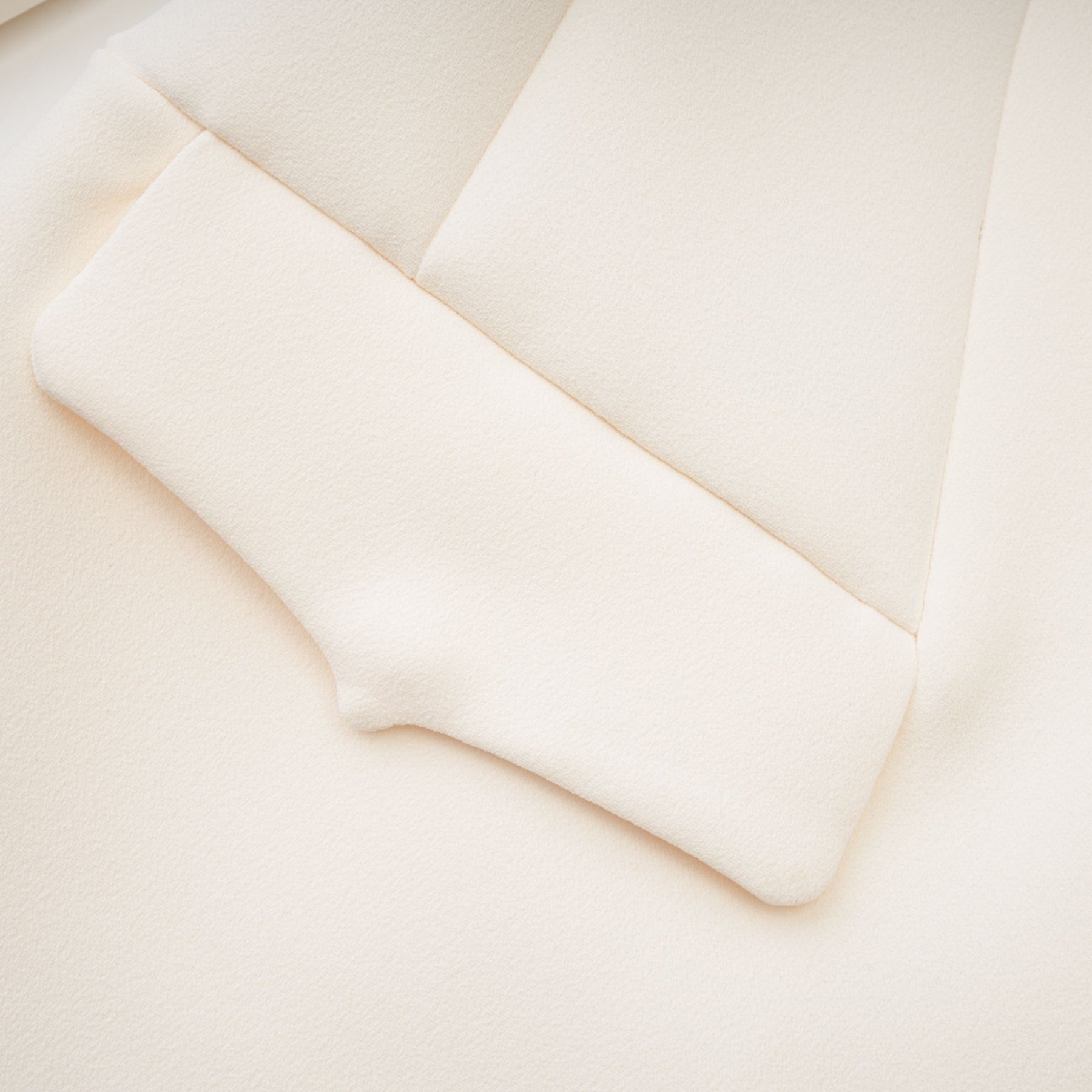Illyria white singlebreasted long coat